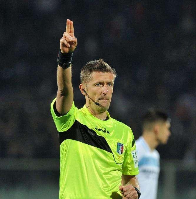Orsato torna ad arbitrare il Napoli: non succedeva da più di un anno. I precedenti con il fischietto di Schio: bilancio negativo