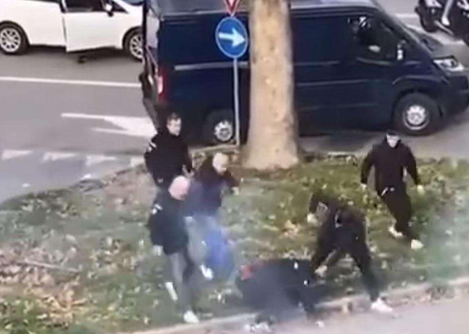 VIDEO - Assalto furioso dei tifosi interisti: in 7 contro 1 pestano milanista dopo derby