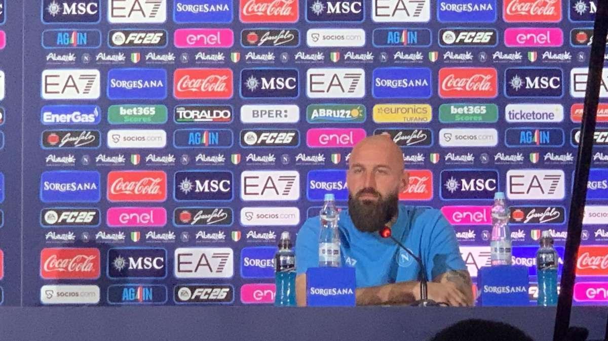 Milinkovic-Savic in conferenza: "Da marzo sapevo del Napoli, volevo fortemente venire! Non mi sento né 1° né 2°”