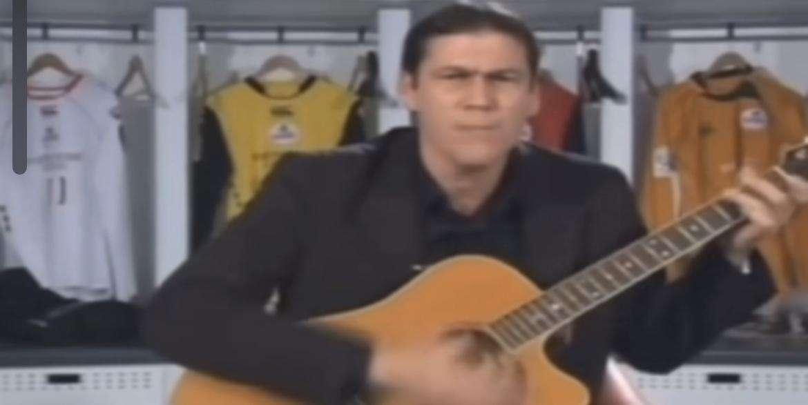 VIDEO - Alvino ripropone “Porompompero” cantata da Garcia: fu coro e ora titolo della sua trasmissione