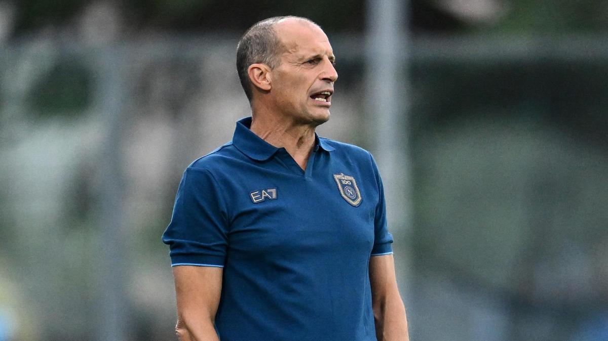 Allegri entra nella storia: primo tecnico ad aver giocato nel Napoli nell’era dei tre punti