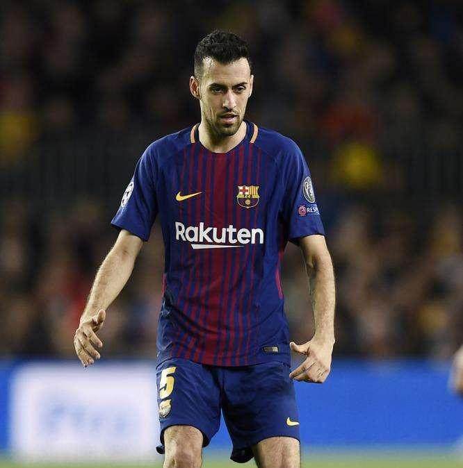 Il Napoli spreca, il Barça passa con un tiro da fuori: la sblocca Busquets 