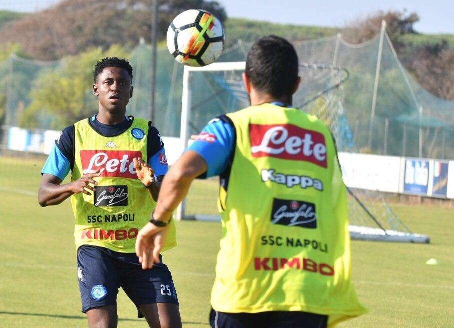 FOTO LIVE - Azzurri in campo per la seduta pomeridiana: allenamento col pallone