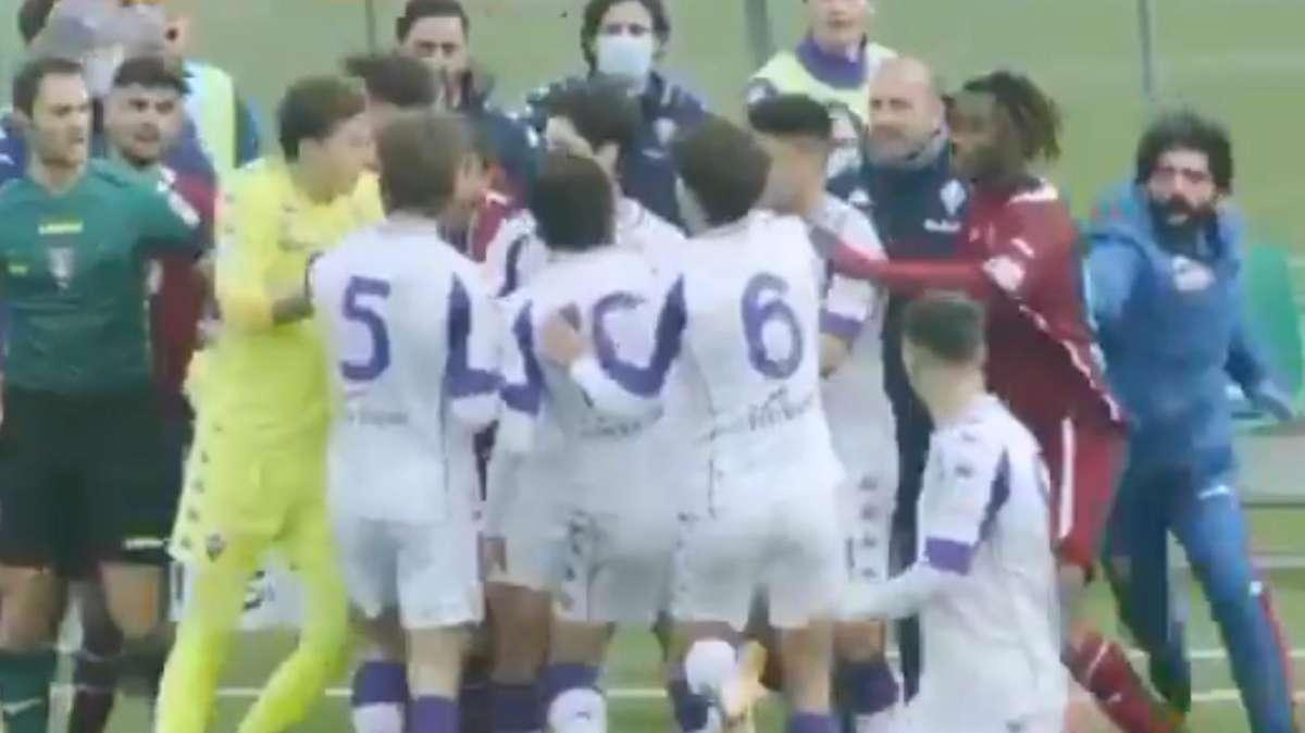 VIDEO - Primavera, mega rissa a Torino: espulso anche Aquilani