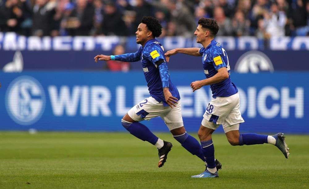 Coronavirus, in Bundesliga i calciatori dello Schalke 04 si tagliano gli stipendi