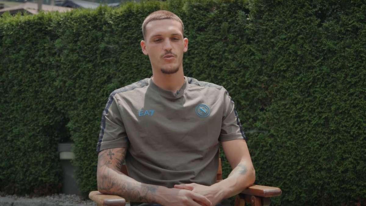 Rafa Marín si racconta: "Napoli incredibile, è un sogno. Non vedo l'ora del debutto..."