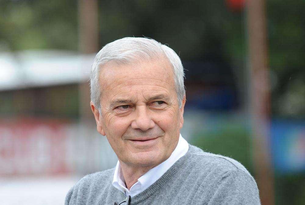 Parla la moglie di Gigi Simoni: "È ancora in condizioni gravi, continua a lottare giorno per giorno"