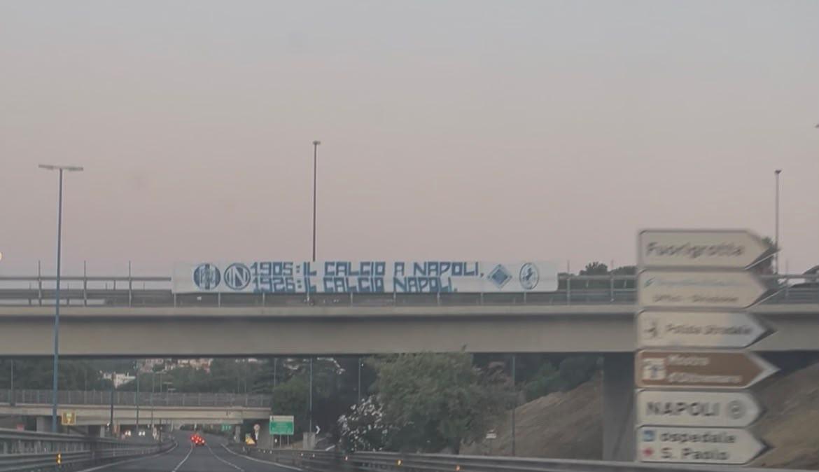Centenario SSC Napoli, striscione in città: "1905 il calcio a Napoli, 1926 il Calcio Napoli"