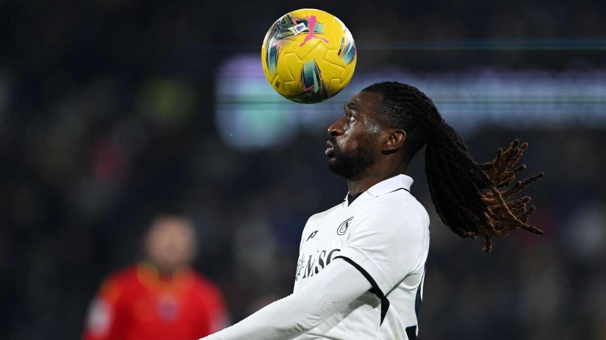 Doppio cambio per il Napoli: dentro Anguissa e Simeone
