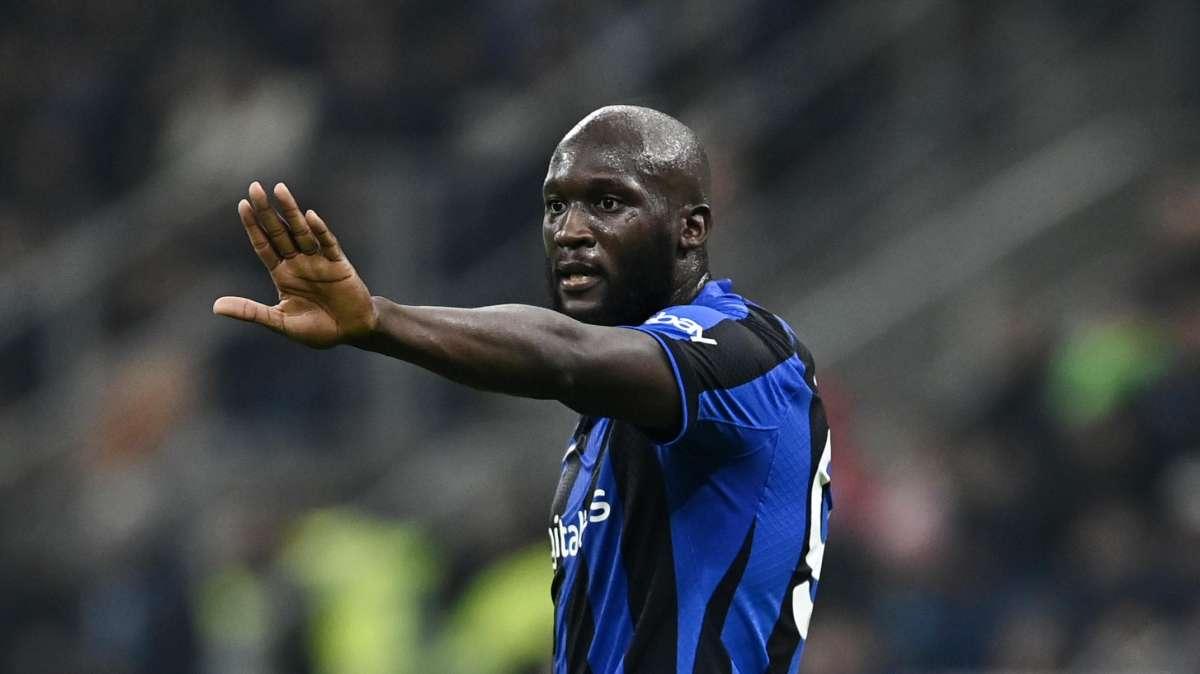 Nervosismo Inter, parole pesanti tra Lukaku e Barella: "Vai a fare in c***, figlio di p****na”