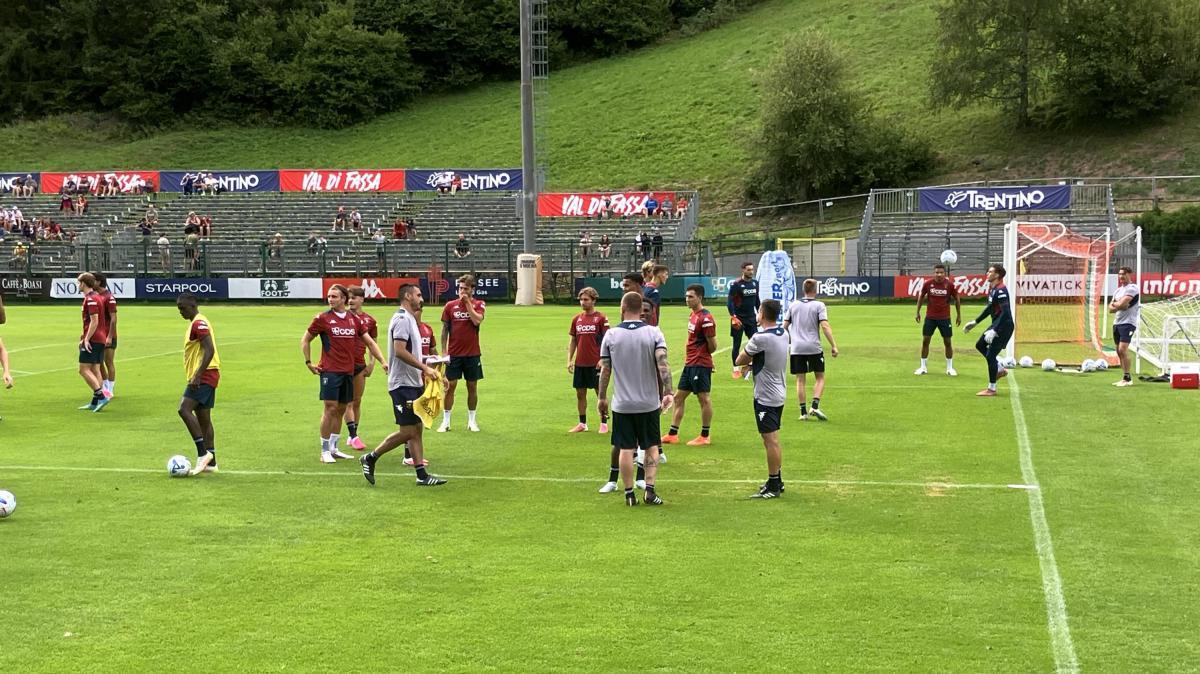 Genoa, De Rossi lavora sul 3-5-2: tattica e partitelle ad alta intensità a Moena
