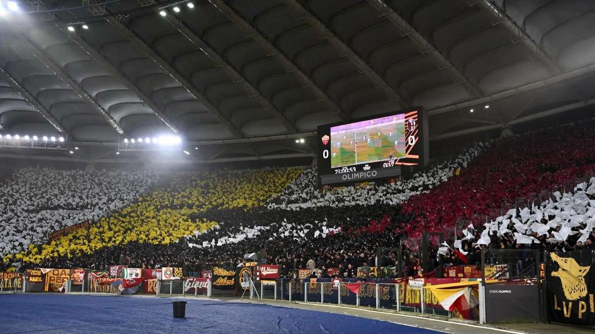 La Roma è di nuovo nel caos: fischiata e respinta dai tifosi (che mettono in dubbio Gasperini)
