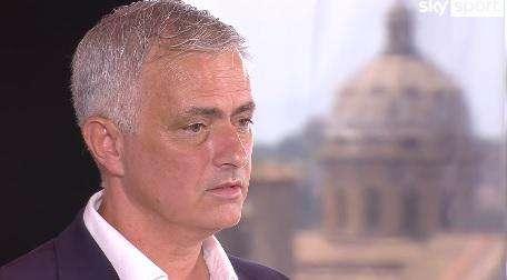 VIDEO - Roma, Mourinho pazzo dell'inno: "Mi piaceva anche da avversario"