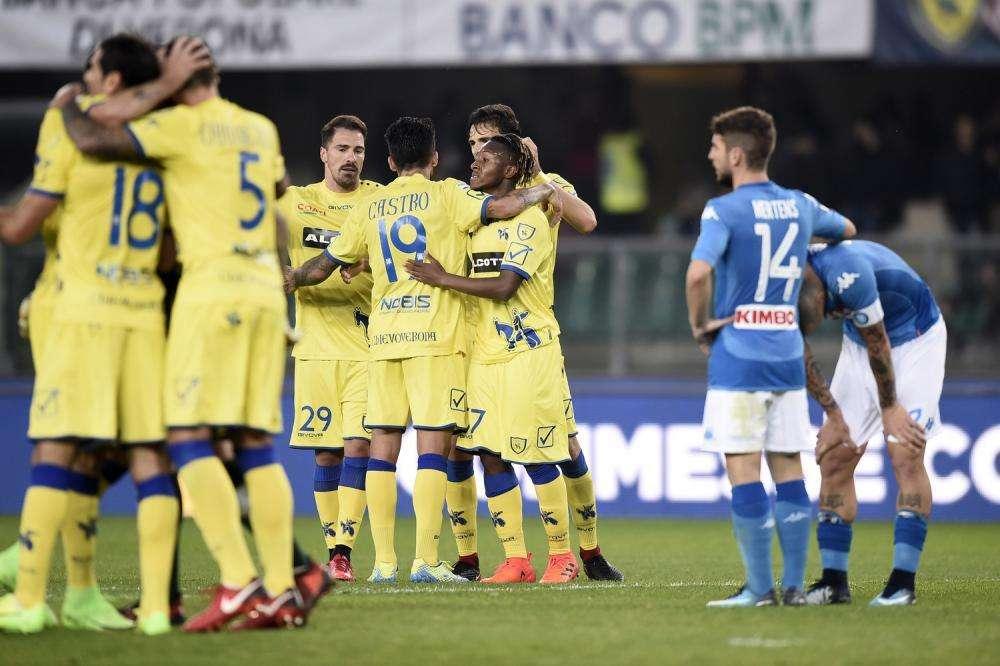 Stanchezza e muro difensivo del Chievo: così il Napoli rallenta la sua corsa in campionato