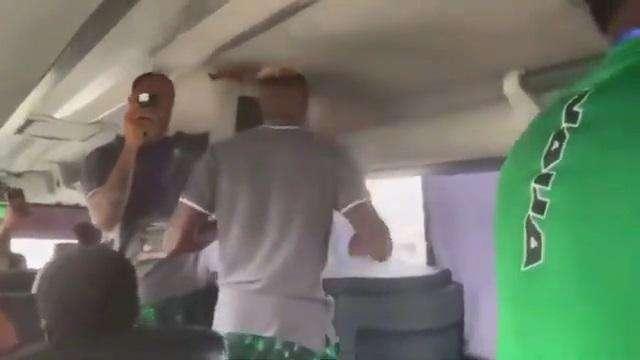 VIDEO - Osimhen scatenato nel pullman della Nigeria: l'azzurro s'improvvisa percussionista