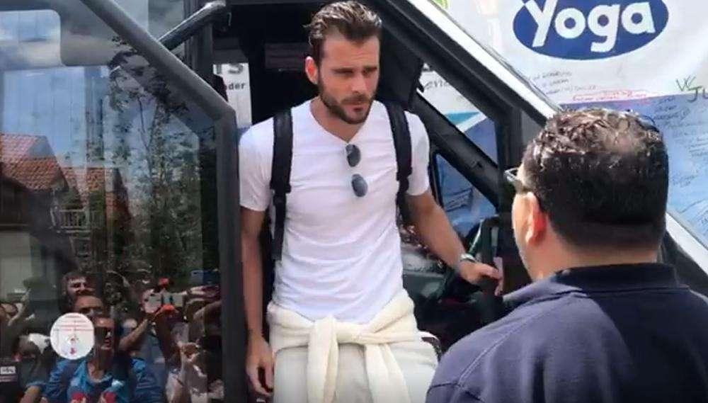VIDEOGALLERY TN - Dimaro, arrivato minivan con parte del gruppo: Verdi sorridente, ci sono Malcuit e Younes