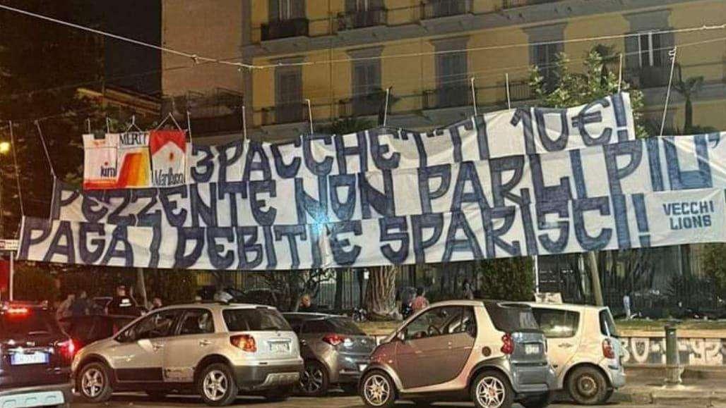 Kim preso in giro dagli ultrà per attaccare ADL: pioggia di critiche sui social