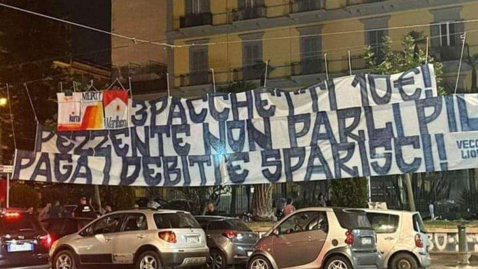#iostoconADL, si diffonde l'hashtag in risposta alle offese ultrà al presidente ed a Kim