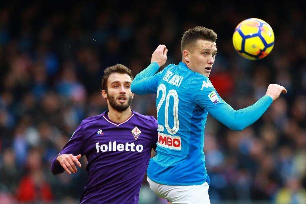 Problemi per Zielinski: il polacco prova a stringere i denti, Sarri nervoso in panchina