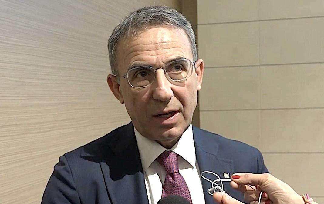 Ministro Costa a Castel di Sangro, Ssc Napoli chiarisce: "Non si è parlato di riapertura degli stadi"