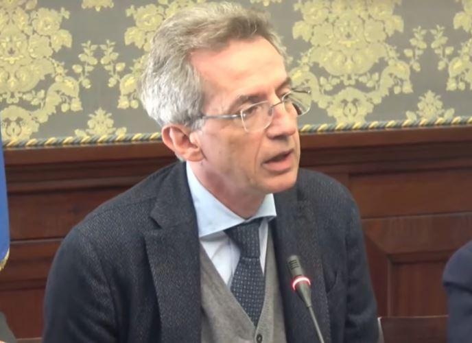 Il sindaco Manfredi accoglie Papa Leone: “Napoli resiste e non si arrende”