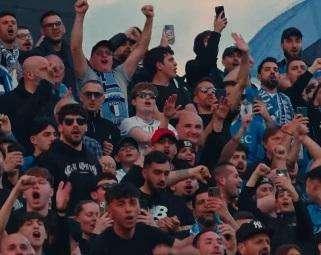 L’Inter perde, il Napoli posta subito sui social: “E tu non devi mollare…”
