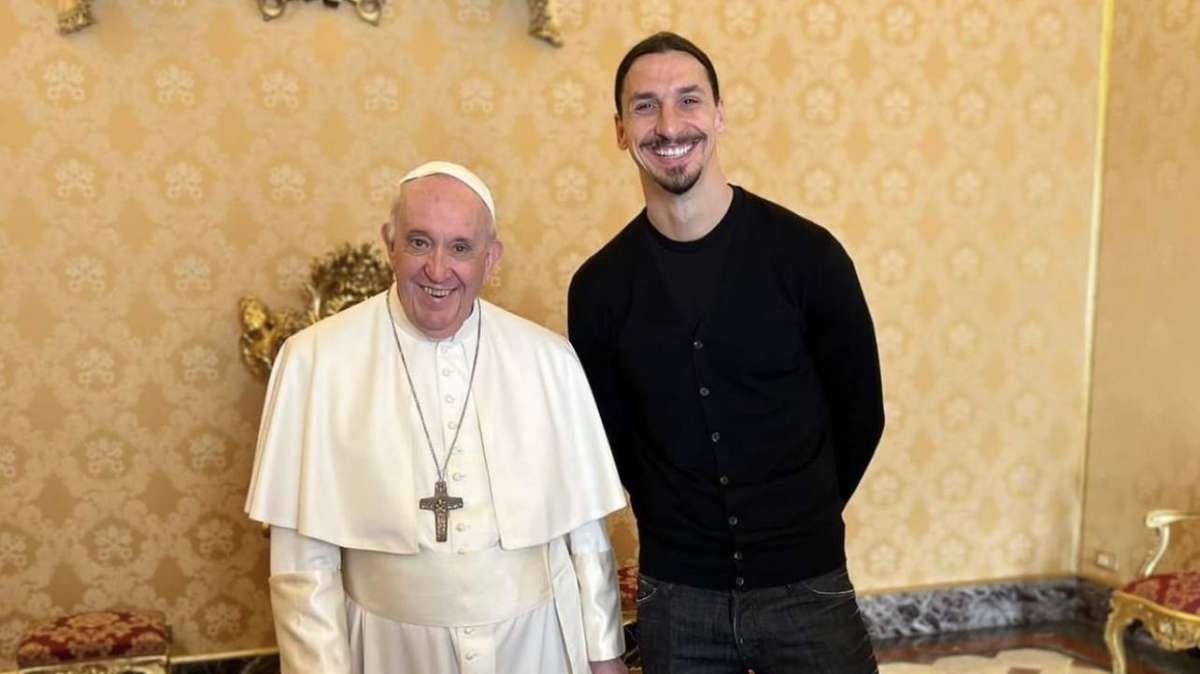 FOTO - Ibra incontra Papa Francesco: "Le piace il Milan?"