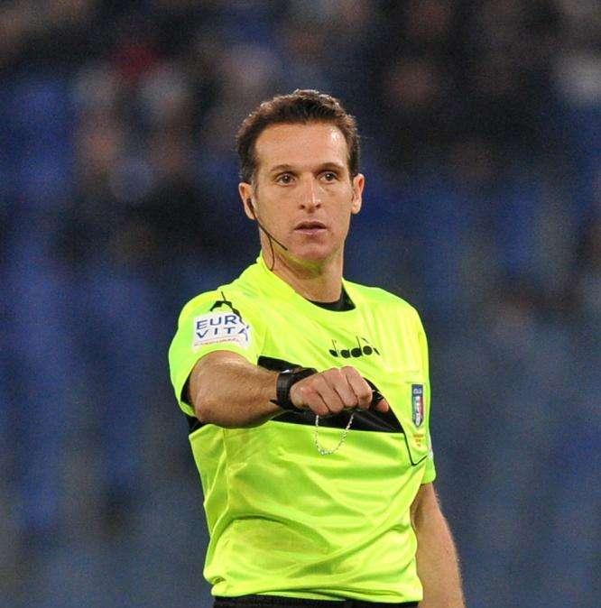 Braccio largo di Wallace su Mertens: Banti ignora l'intervento da ultimo uomo
