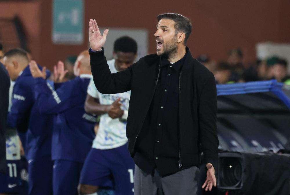 Fabregas si toglie dal mercato: "Sto bene a Como, vorrei fare come Ferguson"