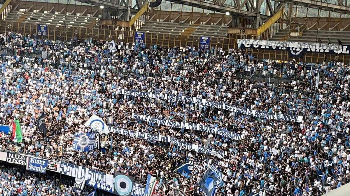 FOTO - Ovazione per Quagliarella! Cori, targa e uno striscione: "Passato beffardo, non sarai mai dimenticato!"