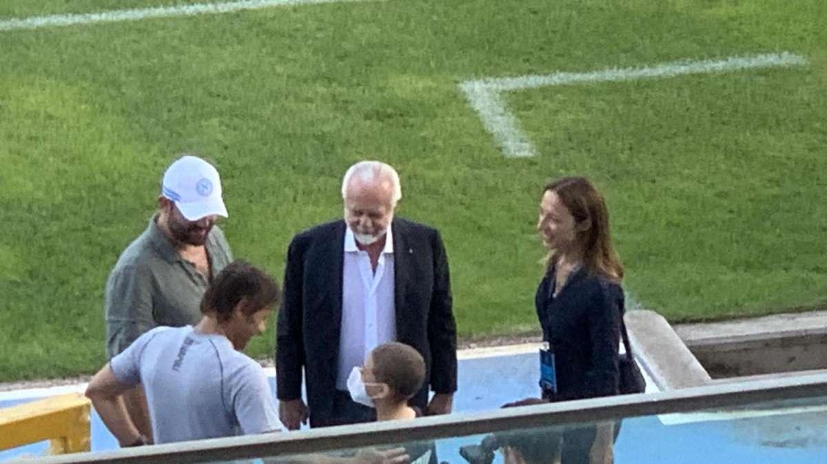 ADL è arrivato in ritiro: ha seguito la seduta pomeridiana del Napoli