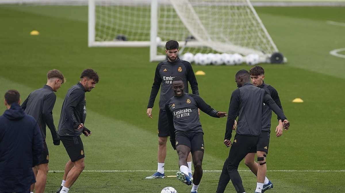 FOTOGALLERY - Real-Napoli, allenamento per la squadra di Ancelotti: le immagini da Madrid