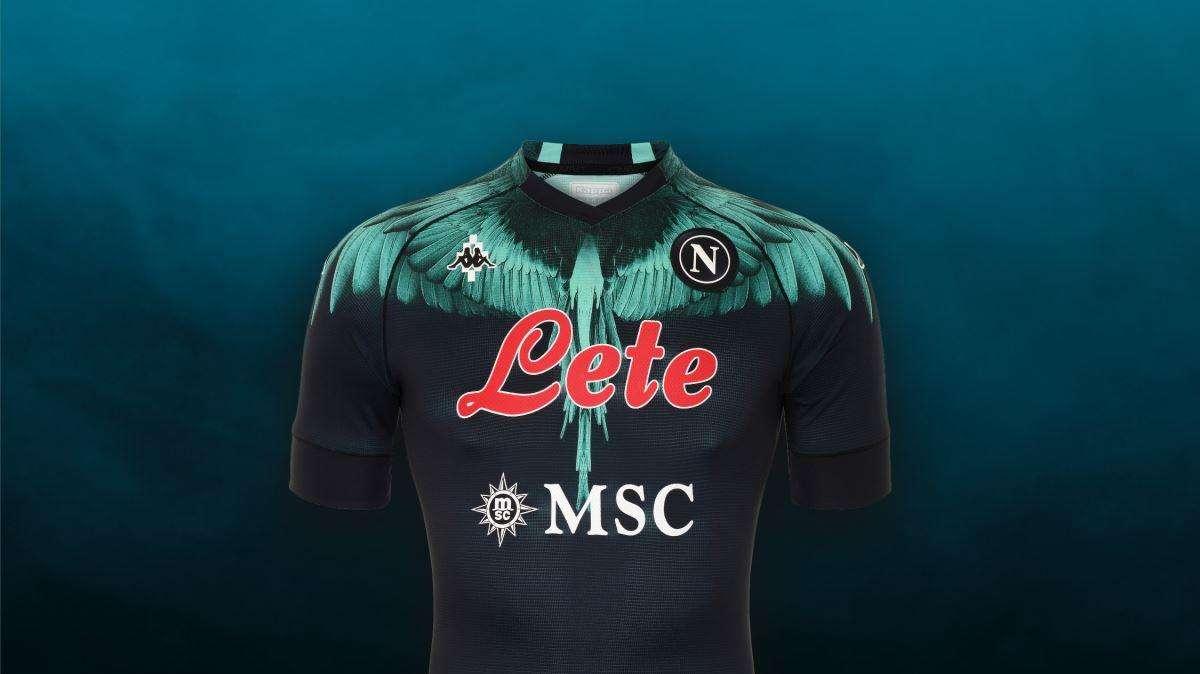 FOTO - SSC Napoli ufficializza la nuova maglia firmata Marcelo Burlon: l'esordio con l'Inter