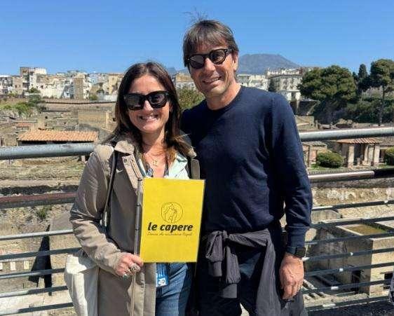 Conte a Ercolano, la guida turistica: "Ormai è napoletanizzato! Lui e la moglie estasiati"