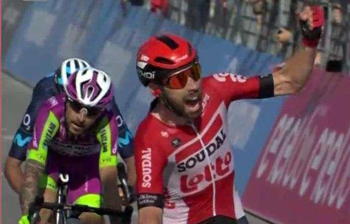 Giro d'Italia, un belga trionfa a due passi da casa Mertens: De Gendt vince la tappa di Napoli