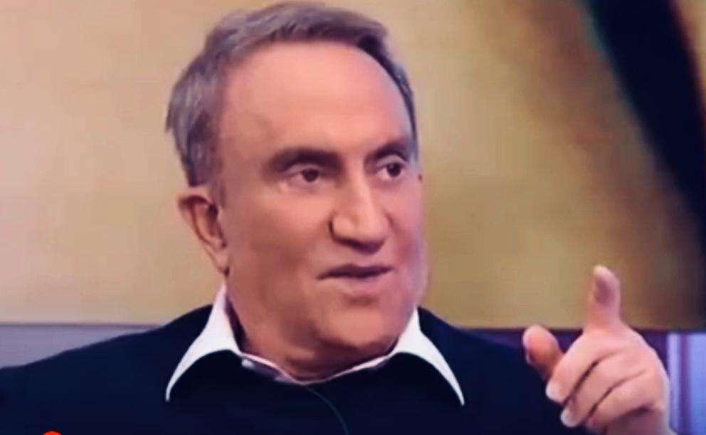 VIDEO - Coronavirus, Emilio Fede difende il Prof. Ascierto: "Merita un 'Grazie'"