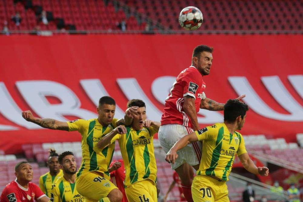 Choc in Portogallo: assalto al pullman del Benfica di Vinicius, due calciatori feriti