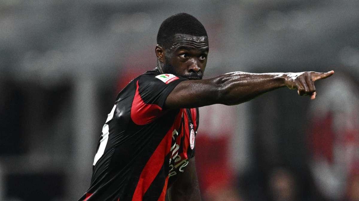 Milan, Tomori sostituito nel secondo tempo col Napoli: ecco l'entità dell'infortunio