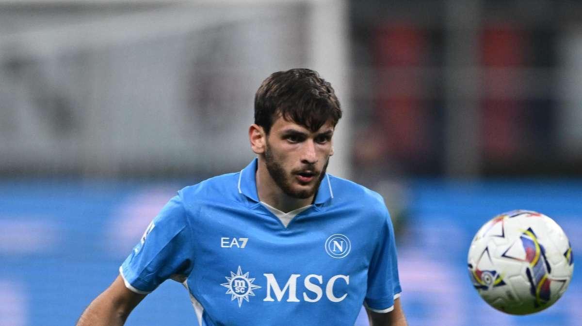 Sky - Kvara-Napoli, posizioni ferme sul rinnovo: PSG e Barça alla finestra