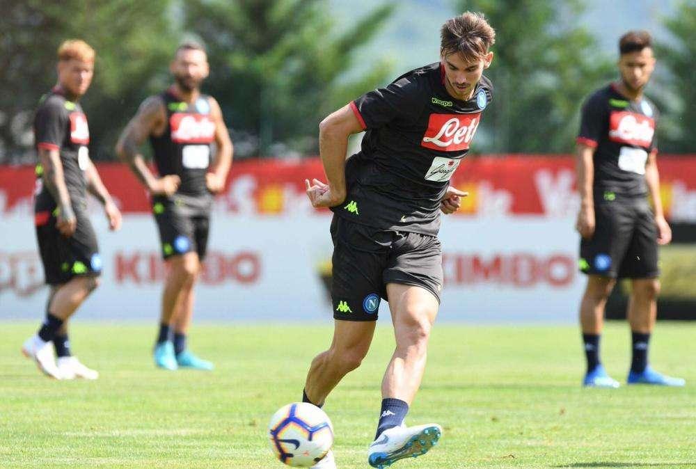 Che gol Fabian! Gioiello dello spagnolo a giro col sinistro: la sblocca dopo 21' e i tifosi esultano!