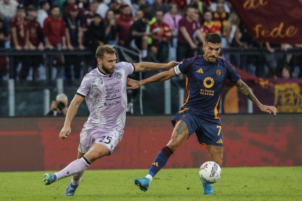 Roma, Pellegrini: "Non volevamo l'esonero di De Rossi, la squadra non se l'aspettava"