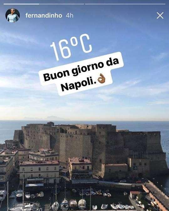FOTO - Fernandinho mostra il panorama dall'Hotel Vesuvio: "Buongiorno da Napoli!"