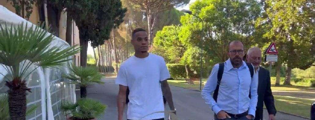 VIDEO - Natan è arrivato in Italia! Visite in corso a Villa Stuart, poi andrà in ritiro