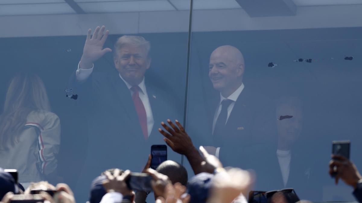 Mondiali, fischi per Trump e Infantino all'ingresso in campo per la premiazione