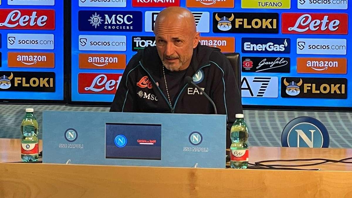 Spalletti in conferenza: "ADL ha preso in mano questione tifosi. Arbitro di Milano? Tutti d'accordo, tranne i milanisti. Osimhen è differente"