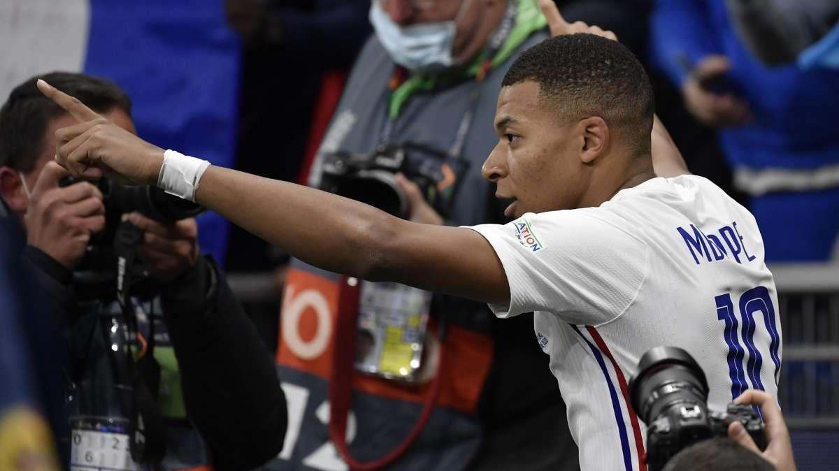 Gol Mbappé non in fuorigioco, Pieri spiega: "La scivolata di Garcia è considerata giocata"