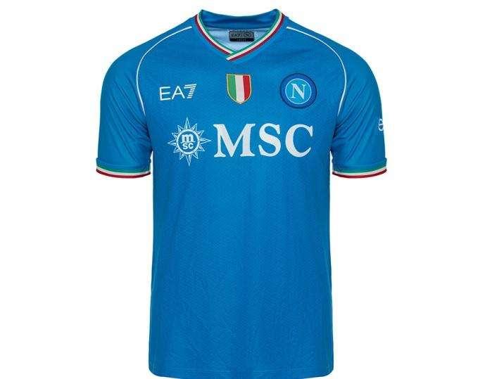 FOTO - Nuove maglie Napoli, in vendita anche le divise replica: prezzi e dettagli