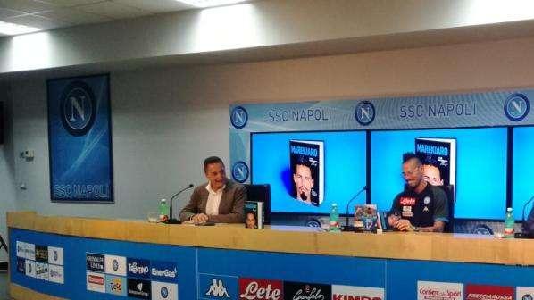 RILEGGI LIVE -  Hamsik presenta la sua auto-biografia: "Amore dei tifosi è il mio orgoglio, voglio essere d'esempio. A Firenze il momento più doloroso. Sulla fascia ed il ruolo..."