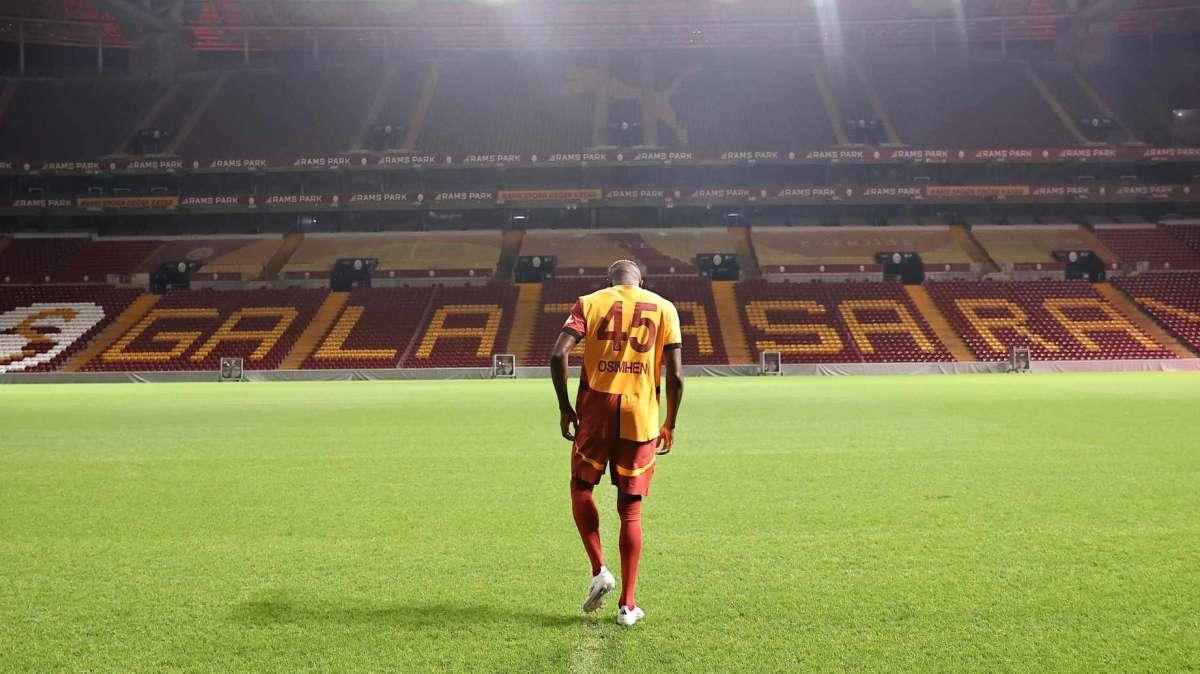 Osimhen: "Ultimo periodo al Napoli non mi sono allenato bene e ora non sono al top"