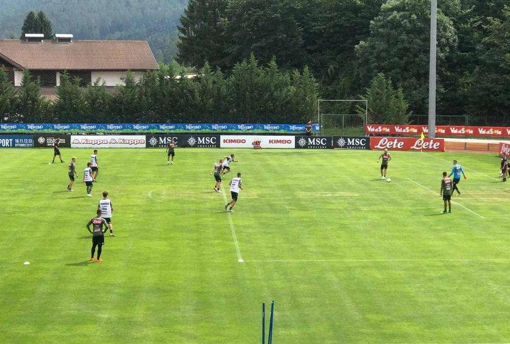 FOTOSEQUENZA TN - Ancelotti lavora ancora sull'uscita difensiva con la nuova regola e le ripartenze